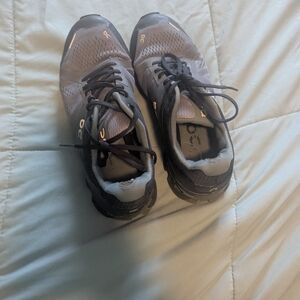 Swiss Tech Women's Gray Running Shoes